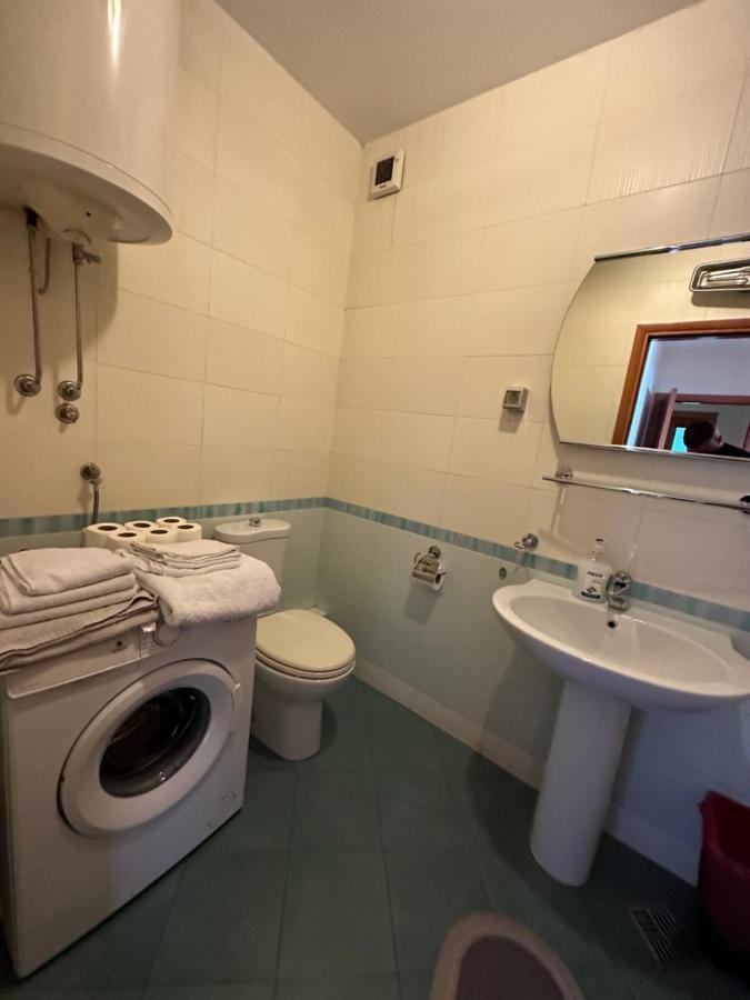 Great Location Two Bedroom Apatment "Maxim" พอดโกริกา ภายนอก รูปภาพ